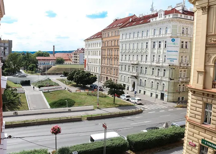 Rose Suites And Rooms Prag